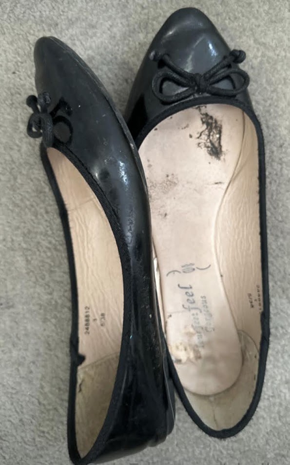 Well Worn - Stinky Black Patent Flats (smelly - dirty)
